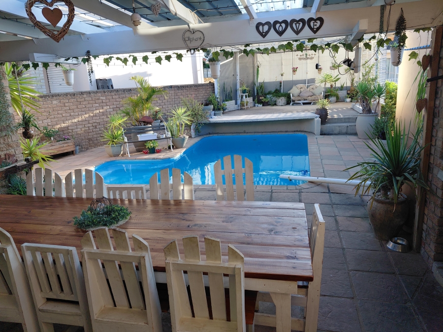 3 Bedroom Property for Sale in Strelitzia Park Eastern Cape